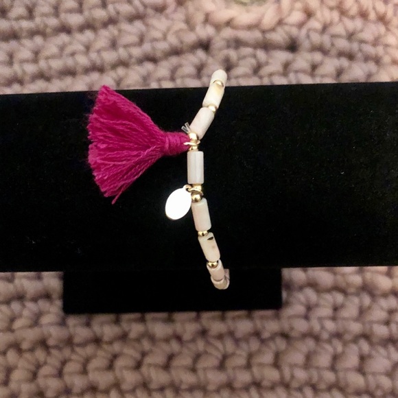 NWT Express Pink Beaded Tassel Bracelet - Picture 2 of 3